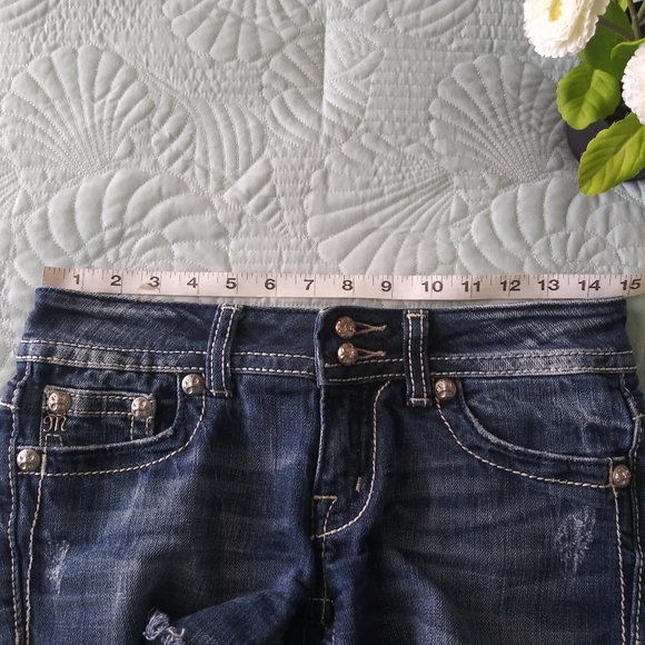 MISS ME Jean Shorts Embellished Flap Angel wings - Picture 10 of 12